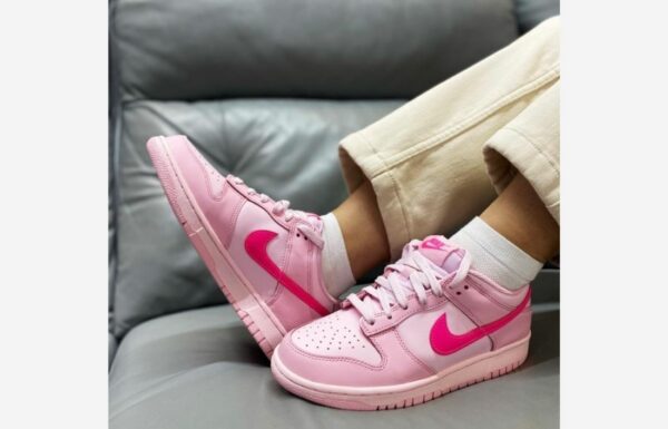 Nike Dunk Low Triple Pink-image