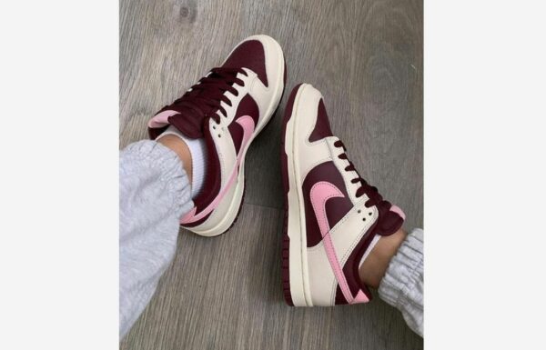 Nike Dunk Low Valentine’s Day (2023)-image