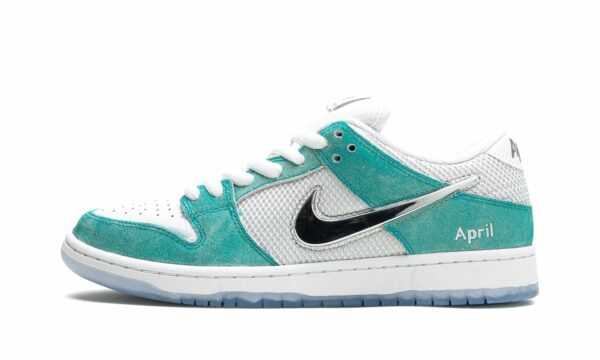 nike-sb-dunk-low-pro-qs-april-skateboards_21344854_46768464_20481